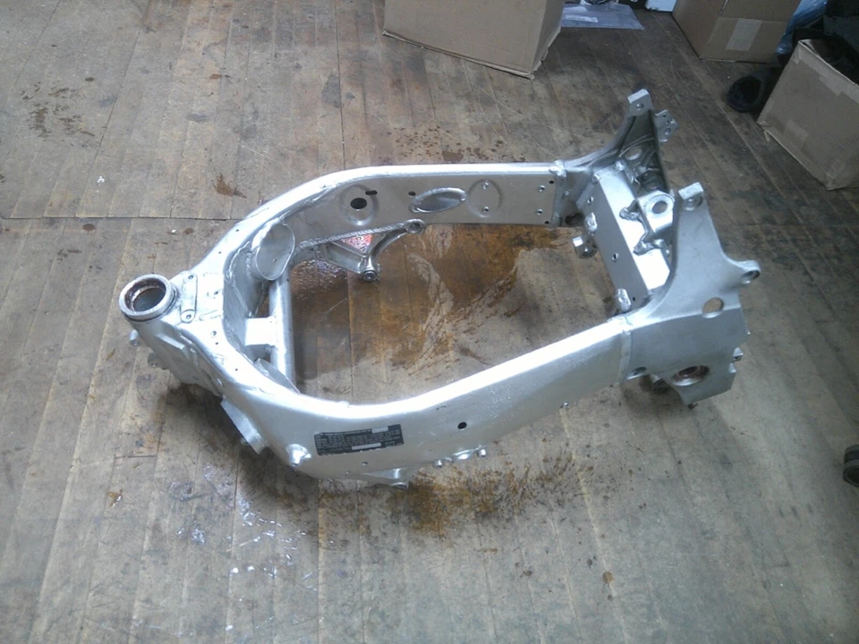 97-99 Suzuki Gsxr600 Gsxr 600 Srad Frame Chassis EZ Reg Clr 1998 98 1997 1999 - Imagem 1 de 4