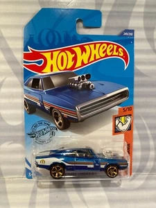 2020 HOT WHEELS ''MUSCLE MANIA'' #249 = `70 DODGE CHARGER R/T = BLUE , int - Picture 1 of 2