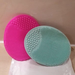 Silicone 3 in 1 Baby Bath Brush, Cradle Cap Brush & Massage Brush x 2 Brand New - Picture 1 of 3