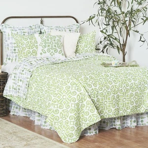 Boxwood Abbey Green Garden Full/Queen Quilt - Picture 1 of 2