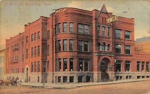 Y.M.C.A. Bldg. Corner of 7th and Pierce Street Scene Sioux City, IA Vtg Postcard - Picture 1 of 2