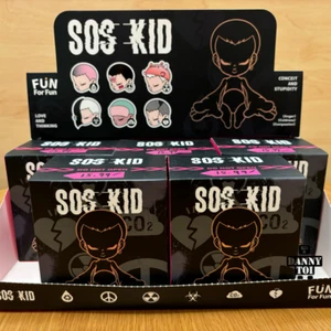 SOS KID - 3.5" Series 1 by Fun For Fun - Picture 1 of 2