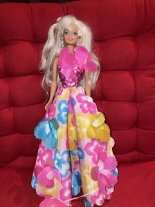 POUPEE BARBIE FLEURS - Imagen 1 de 3