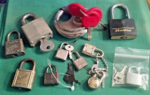 Junk Drawer Lot 10+ Vintage-Modern PADLOCKS Some with Keys small-large - Picture 1 of 8