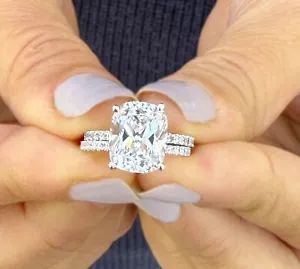 Moissanit-Verlobungsring und Band im Kissenschliff 14 Karat massiv Gelbgold 5,20 kt - Bild 1 von 12