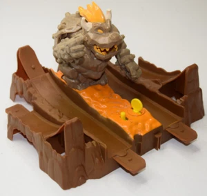 Hot Wheels Mario Kart Bowsers Castle Chaos Unit-Tested Working Arms Spin - Picture 1 of 7