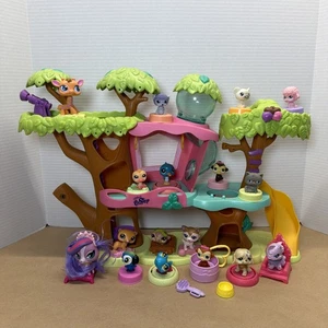 Littlest Pet Shop Magic Motion Tree House y 17 figuras! & More - Imagen 1 de 8