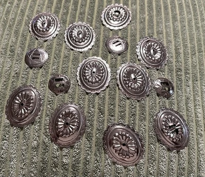Lote de Discos de Metal Decorativos Conchos Surtidos Western Wear Cuero Artesanía Foto 1 de 4
