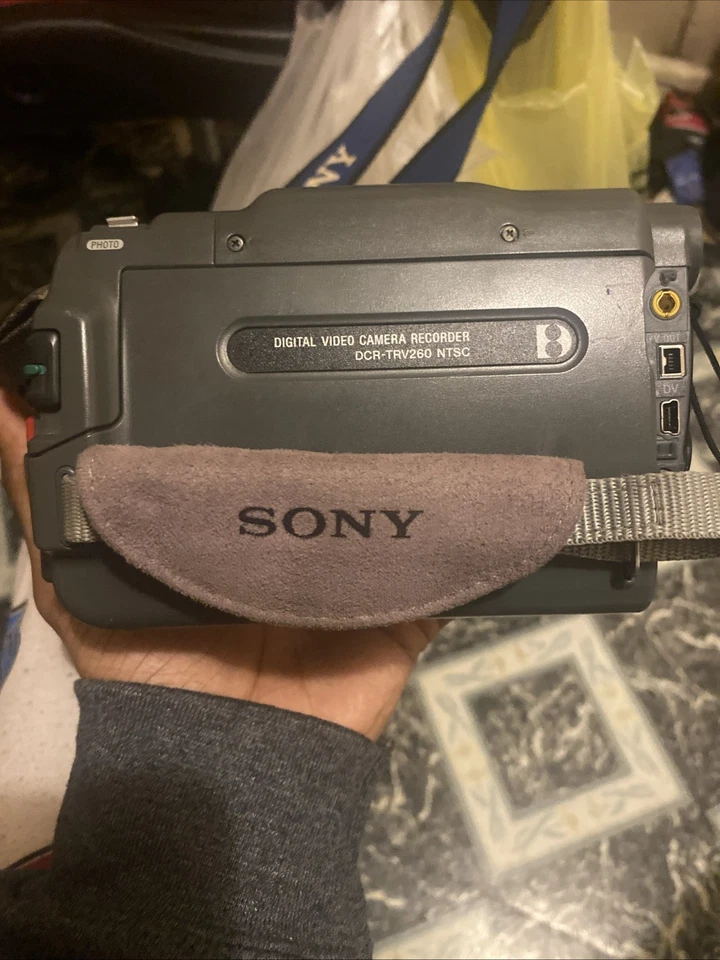 Sony Handycam DCR-TRV280 Digital 8 20x Optical Camcorder - Image 1 of 4