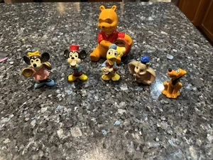 Lot Disney Ceramic Statues - Mickey Minnie Donald Dumbo Pluto Pooh - Foto 1 di 20