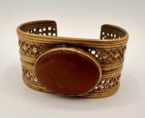 VINTAGE BRASS CARNELIAN AGATE CUFF BRACELET FILIGREE LARGE STONE STATEMENT - Picture 1 of 9