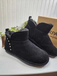 BEARPAW Annabelle Suede Boot Water & Stain Repellent Black  NIB Size 9 &10 - Imagen 1 de 6