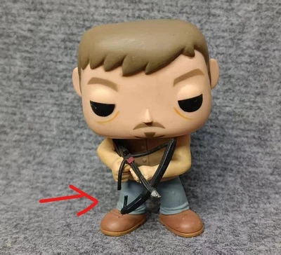Boneco de vinil The Walking Dead Daryl Dixon 4" antigo quebrado um pouco - Imagem 1 de 4