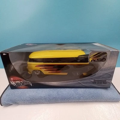 Autobús de arrastre VW personalizado Hot Wheels 1:18 Foto 1 de 4