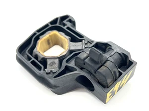 2011–2015 BMW 740LI RIGHT RADIATOR MODULE MOUNT BRACKET 7575248 OEM - Picture 1 of 5