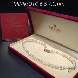 Collar de perlas Akoya con encanto japonés MIKIMOTO 15,5" 6,5-7,0 mm de diámetro Japón con caja - Imagen 1 de 17