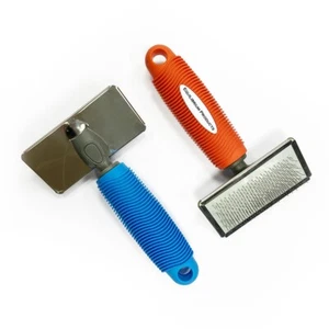 Equilibrium Hook Cleaner Brush removing dirt & hair from velro adhesive straps - Picture 1 of 6