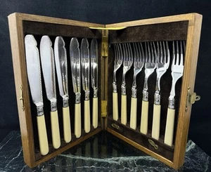 English Victorian Style Silver plated Fish Knives & Forks Set in Wooden Case - Picture 1 of 9