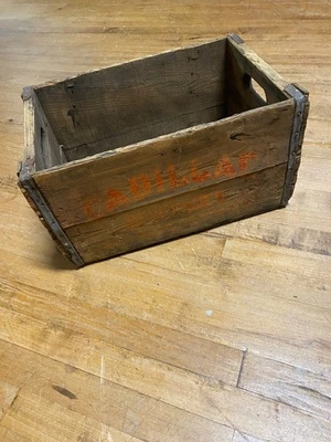 Early RARE! CADILLAC Beverages Wood  Crate~ Detroit, MI~ CS467 - Изображение 1 из 4