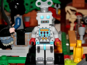 Lego Minifigures - Series 6 - Clockwork Robot - Mini figure with Black Base - Picture 1 of 2