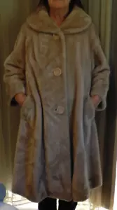 VTG 1950's BORGANA BORG DELUXE FAUX FUR CHAMPAGNE 3-BUTTON LINED WINTER COAT - Picture 1 of 24