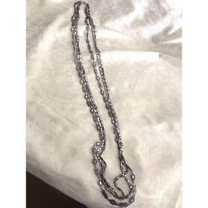 Collana lunga vintage decorativa nera e argento - Foto 1 di 5