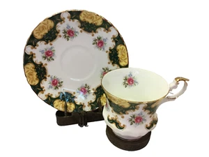 VTG GREEN GOLD "ROSES" FLORAL TEA CUP SAUCER SET ENGLAND ROSINA FINE BONE CHINA - Picture 1 of 7