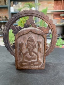 Antique Wooden Handcrafted Hindu God Ganesha Figurine Statue With Chakra Carved - Picture 1 of 6