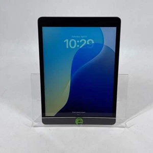WiFi Only Apple iPad 9th Gen 64GB 18.3.2 SILVER A2602 - Picture 1 of 7