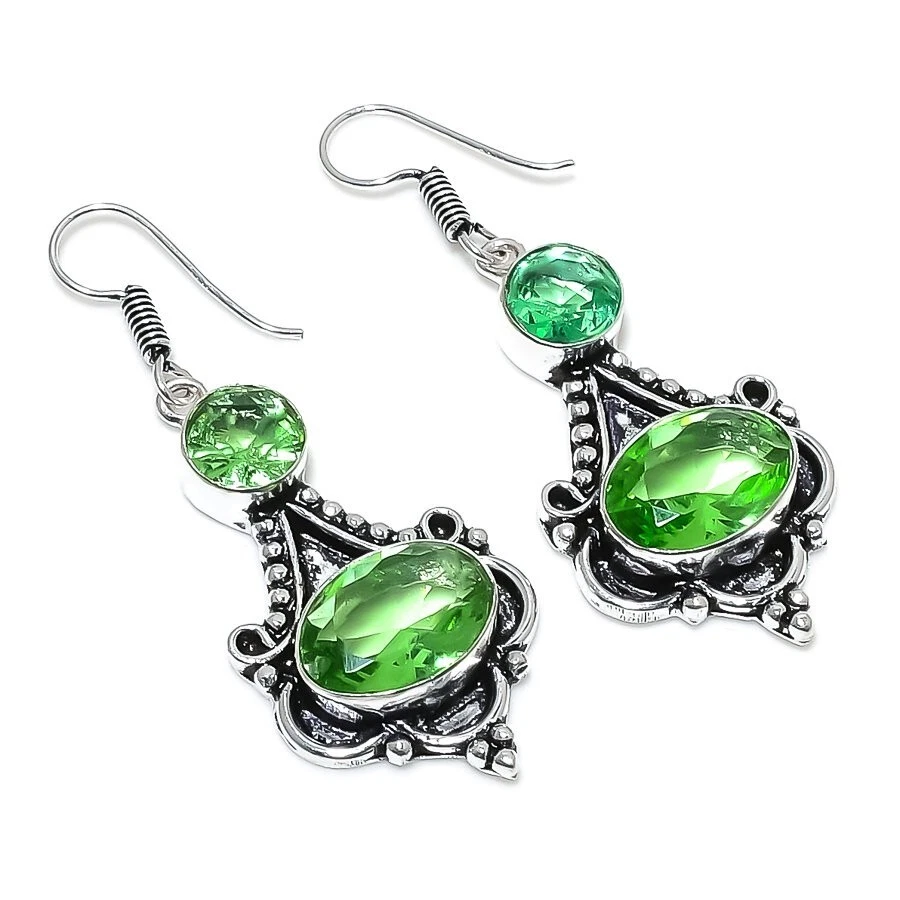 Pendiente de joyería de plata de ley 925 hecho a mano con piedras preciosas de tsavorita talla 1,6" Foto 1 de 1