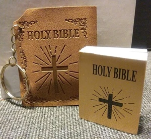 Vtg Miniature Holy Bible Keychain In Mini Case Christian Gift Christmas Orniment - Picture 1 of 12