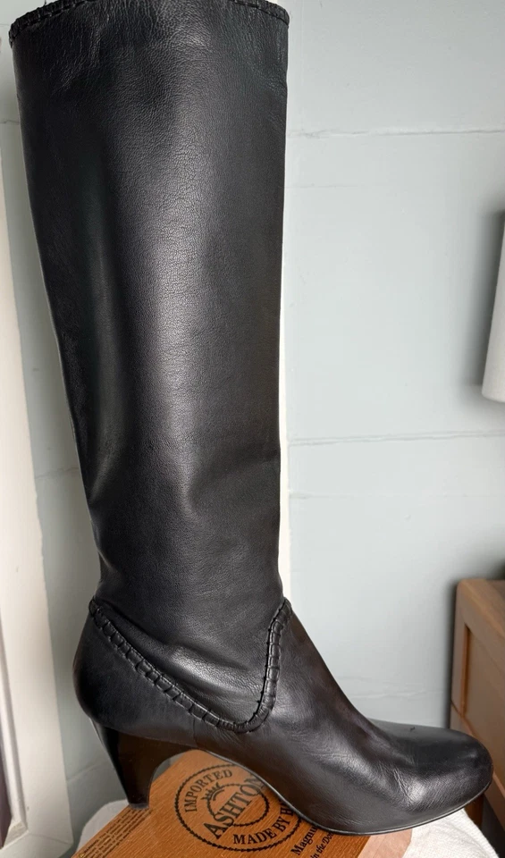 Botas hasta la rodilla de cuero Max Studio para mujer talla 7,5 M puntera puntiaguda negra Foto 1 de 4