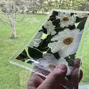 Peggy Karr Vassoio Vetro Artistico Fuso Fiori di Magnolia Bianco Verde Fiore Rettangolare - Foto 1 di 12