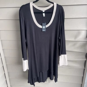 24seven Comfort Apparel Womens Plus Size 2X Tunic Contrast Trim Pullover Top - Picture 1 of 8