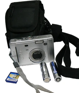 Pentax Optio S40 4MP Digital Camera w/ 3x Zoom + Case, SD Card, batteries - Bild 1 von 13