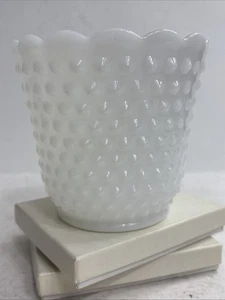 Jarrón de clavos vintage Fire King de vidrio con leche, maceta - Imagen 1 de 8