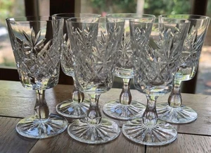 6 x THOMAS WEBB LEAD CRYSTAL WARWICK PAT (CUT FOOT) SMALLL WINE GLASS 10.5CM - Picture 1 of 4