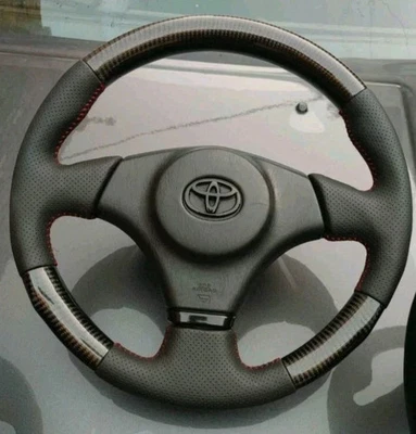 Volante personalizado de fibra de carbono real TOYOTA MR-2 Spyder, CELICA, Supra TRD Foto 1 de 4