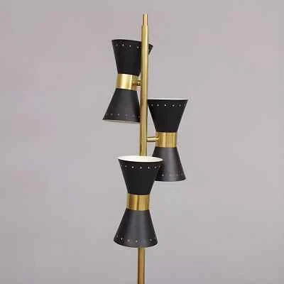 Lampadaire en laiton de style italien du milieu du siècle des années 1950 ave... - Photo 1/4