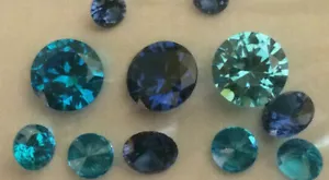 Cubic Zirconia - In Sapphire & Topaz Colours Round Best Quality 2-8 mm - Foto 1 di 17