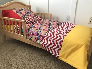 WOW! Girl Superhero Toddler Quilt - Picture 1 of 6