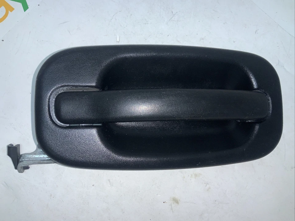 2004 Avalanche 1500 Outside Door Handle Passenger Rear Black OEM 15107655 - Изображение 1 из 4