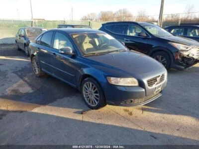 Conjunto de filtro de aire usado se adapta a: Volvo 40 SERIES 2009 5 cilindros sin turbo grado Foto 1 de 4