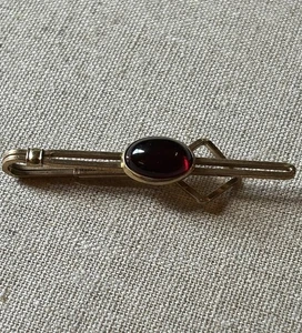 Vintage Krementz Tie Bar Gold Tone Metal Red Stone 2 1/4" Inches Made in USA - Picture 1 of 7