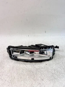 2021 2022 2023 2024 RIVIAN R1T R1S LUZ ANTINIEBLA DELANTERA DERECHA OEM PT00058037C - Imagen 1 de 9