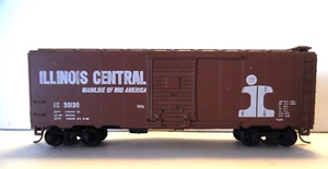 HO Scale Train ATHEARN 40' Box car, Illinois Central, IC, w/ KADEEs, Built, VG - Picture 1 of 9