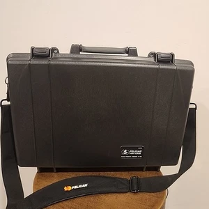 Pelican 1490 Laptop Case WITH 2 Keys, Black - Picture 1 of 12