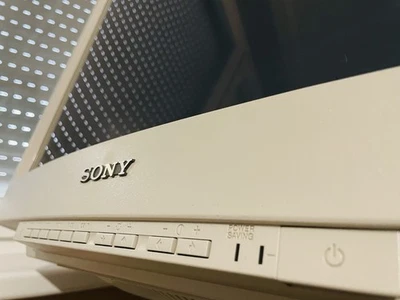 Sony GDM-W900 24" Professional CRT Monitor – High-End Display - Image 1 of 4