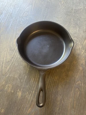 Vollrath #5 Vintage Restored Cast Iron Skillet - Image 1 of 3