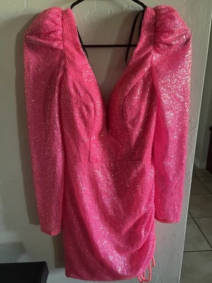 Vestido Alyce Paris 4555 Manga Larga Cuello Profundo Rosa Caliente Barbie Mini Regreso a Casa Foto 1 de 4